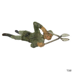 Lineol Infantry soldier lying, with wire-pliers