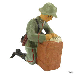 Elastolin Signals soldier kneeling, writing