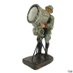 Elastolin Signals soldier standing, with searchlight