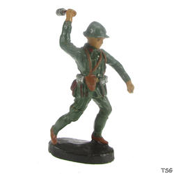 Elastolin Soldier assaulting, throwing hand grenade