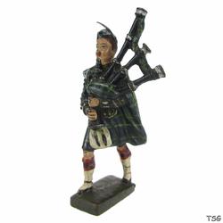 Lineol Bagpipe player marching