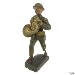 Lineol French horn player marching