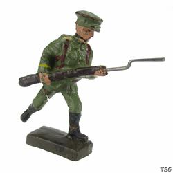 Lineol Soldier assaulting, with rifle