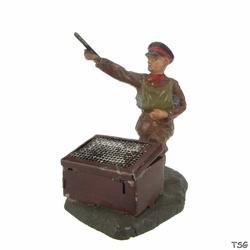 Lineol Signals soldier kneeling, with carrier pigeon