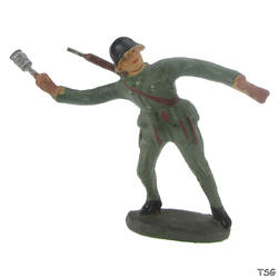 Elastolin Soldier standing, throwing hand grenade