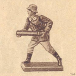 Lineol Gunner standing with cartridge